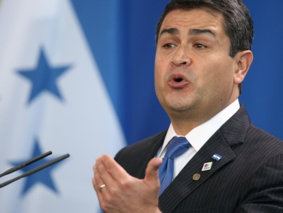 presidente-de-honduras-asegura-que-bajo-costo-de-aerolinea-salvadorena-es-gracias-a-el